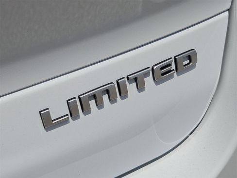 New 2025 Jeep Grand Cherokee L Limited w/ Trailer Tow Package image 12