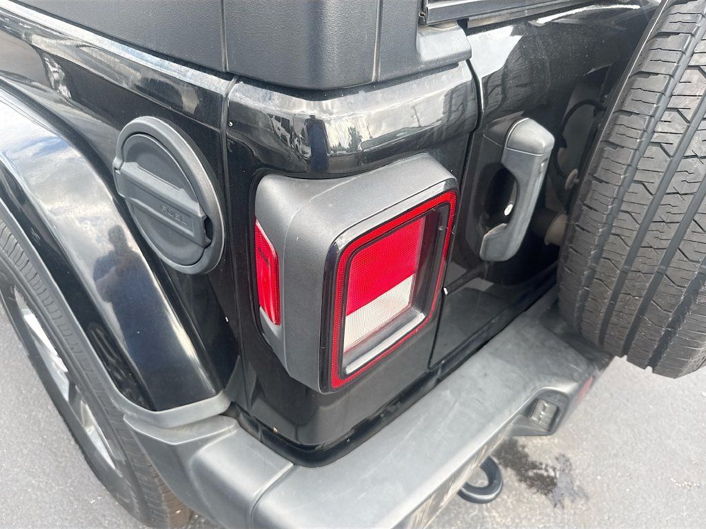 Certified 2022 Jeep Wrangler Unlimited Sahara w/ Cold Weather Group AWD/4WD image 9