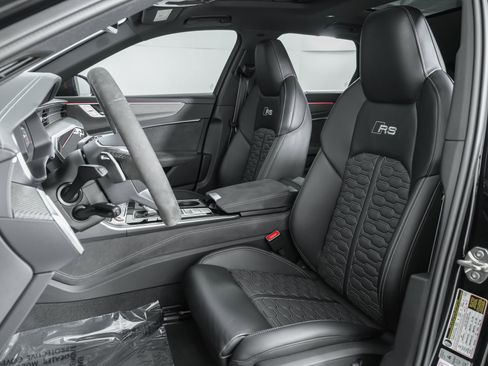 Used 2024 Audi RS 6 performance w/ Matte Carbon Package image 10