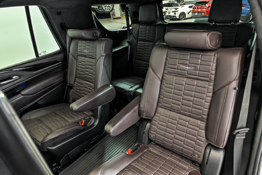 Used 2024 Cadillac Escalade Sport Platinum w/ LPO, ONYX Package AWD/4WD image 14