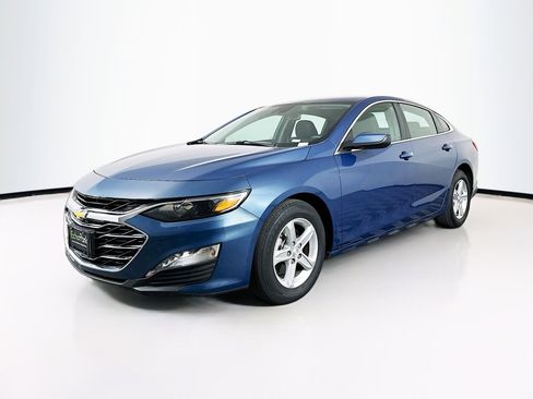 Used 2024 Chevrolet Malibu LT image 3