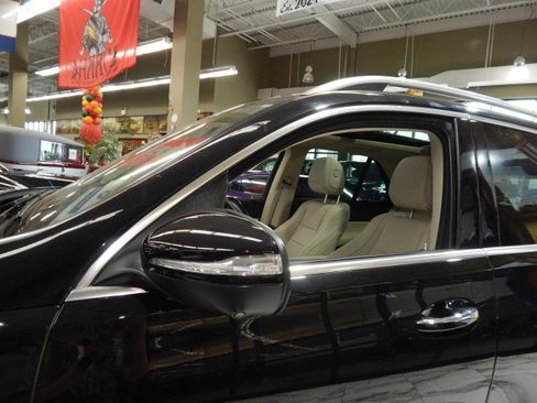 Used 2024 Mercedes-Benz GLE 350 GLE 350 AWD w/ AMG Line Exterior image 13