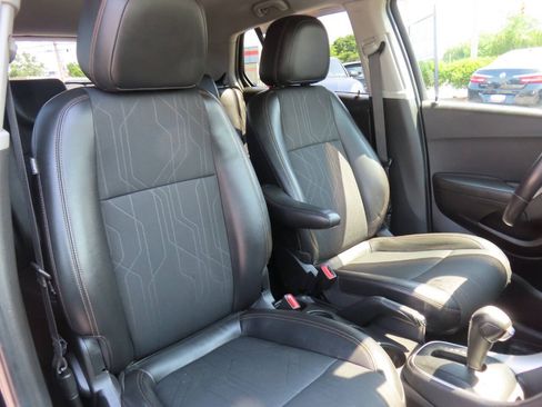 Used 2019 Chevrolet Trax LT w/ LT Convenience Package AWD/4WD image 41