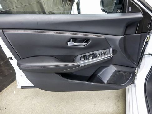 Used 2025 Nissan Sentra SR image 22