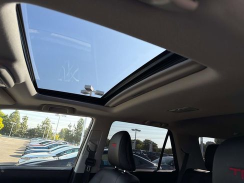 Certified 2024 Toyota 4Runner TRD Off-Road Premium w/ Moonroof Package AWD/4WD image 8