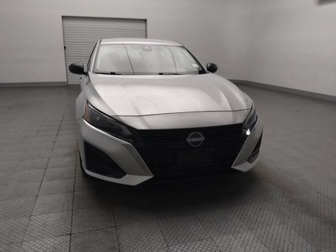 Used 2024 Nissan Altima 2.5 SV FWD image 14