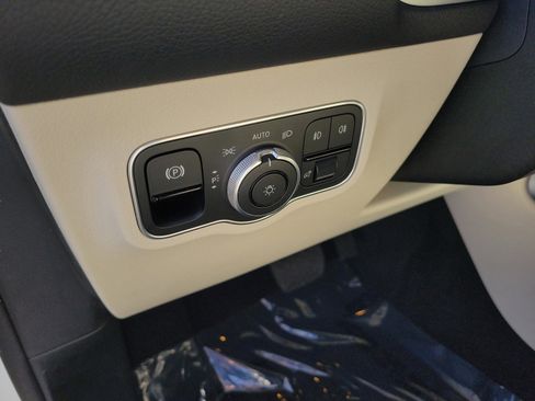 Certified 2025 Mercedes-Benz GLB 250 image 14