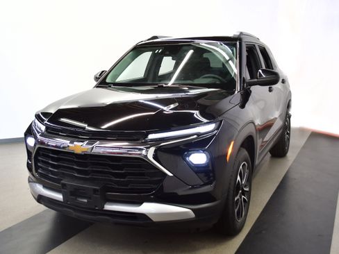 Used 2025 Chevrolet TrailBlazer LT AWD/4WD image 4