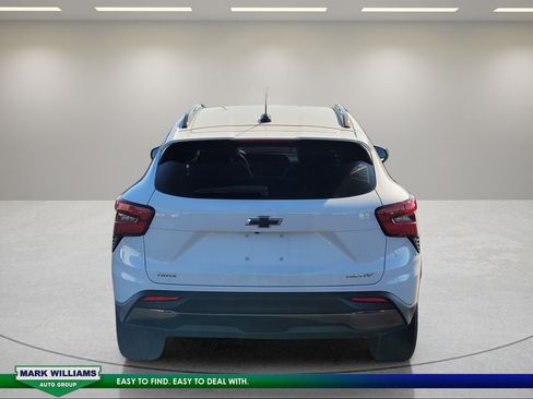 Used 2024 Chevrolet Trax ACTIV w/ Driver Confidence Package FWD image 5