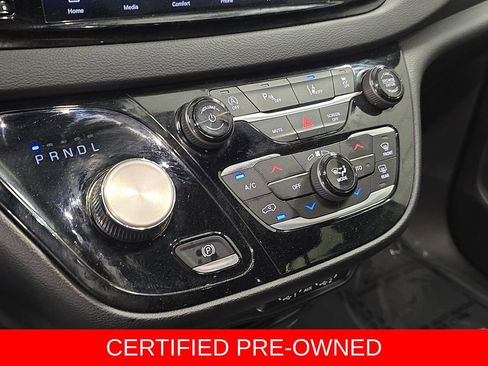 Used 2025 Chrysler Pacifica Select FWD image 22