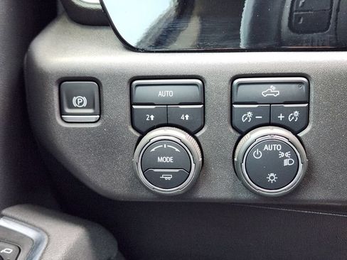 Used 2025 Chevrolet Silverado 1500 LT AWD/4WD image 22
