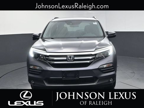 Used 2017 Honda Pilot Touring image 4
