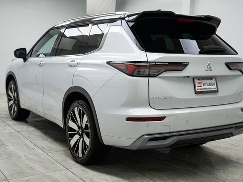 New 2026 Mitsubishi Outlander SEL image 7