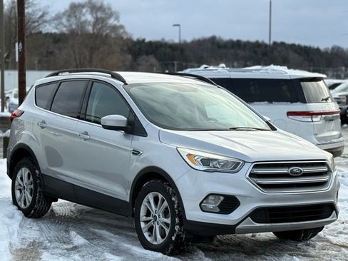 Used 2019 Ford Escape SEL image 34