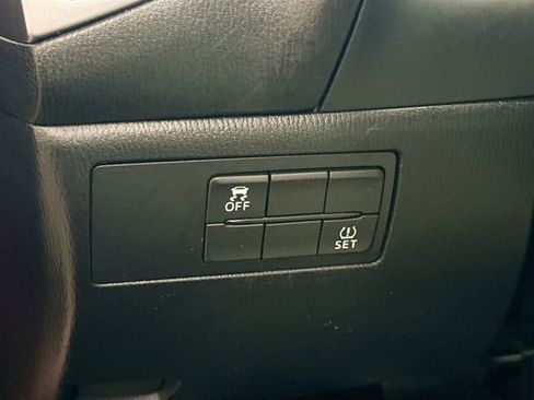 Used 2018 MAZDA MAZDA3 Grand Touring image 11