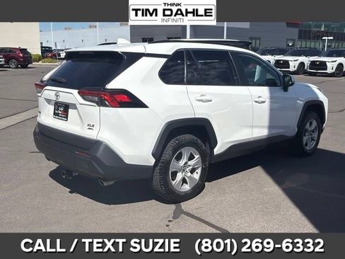 Used 2020 Toyota RAV4 XLE w/ XLE Grade Weather Package AWD/4WD image 11