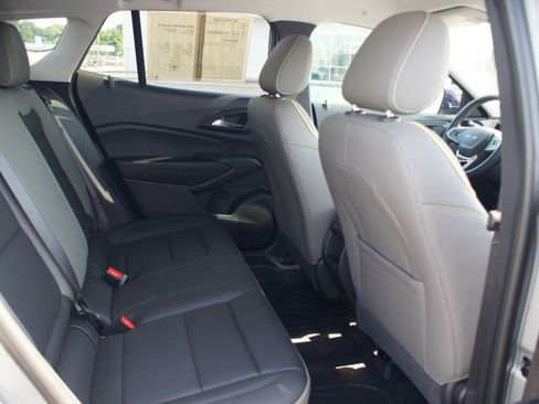 Used 2026 Chevrolet Trax ACTIV w/ Driver Confidence Package FWD image 21