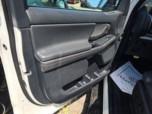 Used 2025 Ford Expedition Active AWD/4WD image 13
