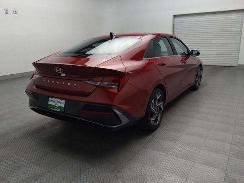 Used 2025 Hyundai Elantra SEL image 9