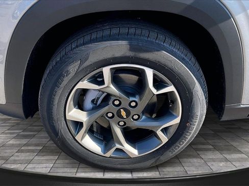 New 2026 Chevrolet Trax LT w/ Driver Confidence Package image 13