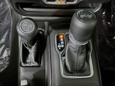 Used 2025 Jeep Wrangler Sahara w/ Safety Group image 20