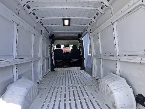 Used 2025 RAM ProMaster 2500 w/ Convenience Group FWD image 19
