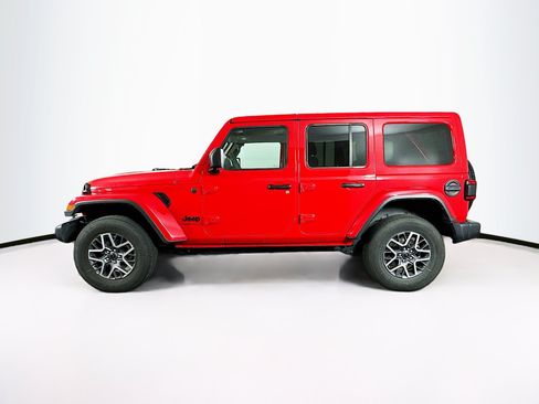 Used 2025 Jeep Wrangler Unlimited Sahara AWD/4WD image 4