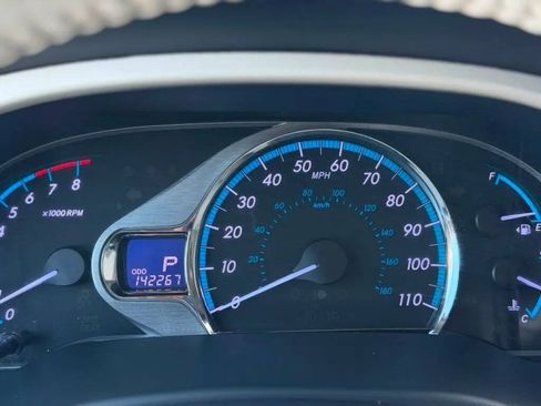 Used 2012 Toyota Sienna XLE FWD image 19