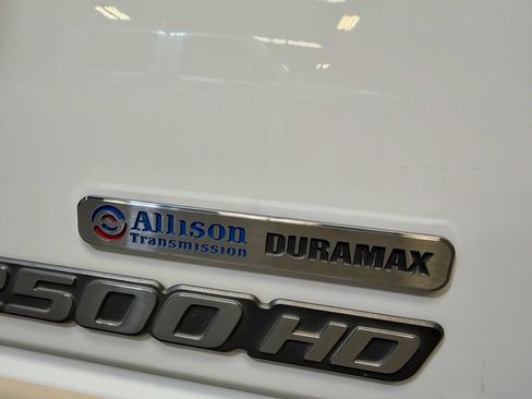 Used 2006 Chevrolet Silverado 2500 LT w/ Heavy-Duty Power Package AWD/4WD image 19