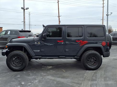 Used 2018 Jeep Wrangler Unlimited Sport S image 16