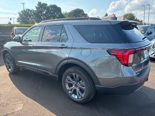 New 2026 Ford Explorer Active w/ Active Comfort Package AWD/4WD image 4