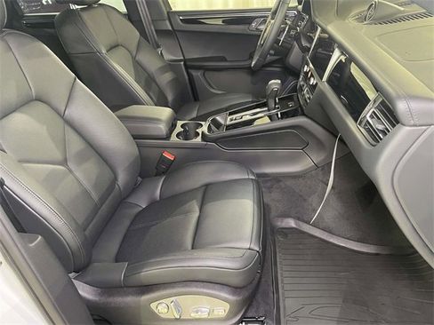 New 2026 Porsche Macan S image 23