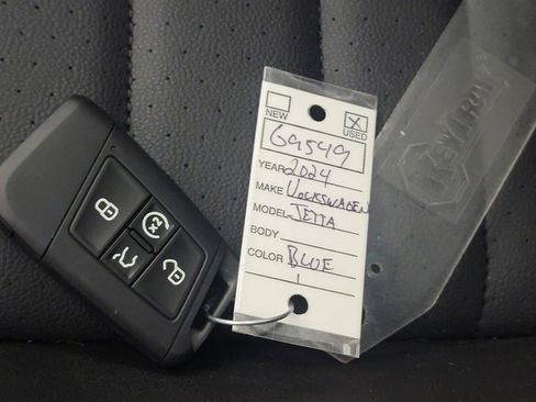 Used 2024 Volkswagen Jetta SE image 31