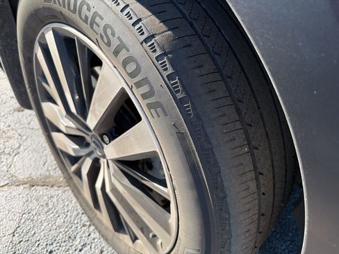 Used 2023 Nissan Pathfinder Platinum w/ Cargo Package image 5