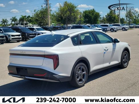New 2026 Kia K4 FWD image 6
