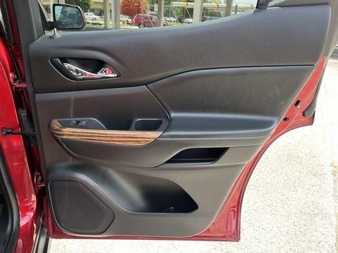 Used 2019 GMC Acadia Denali AWD/4WD image 25