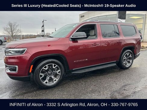 Used 2023 Jeep Wagoneer Series III w/ Preferred Equipment Group AWD/4WD image 8