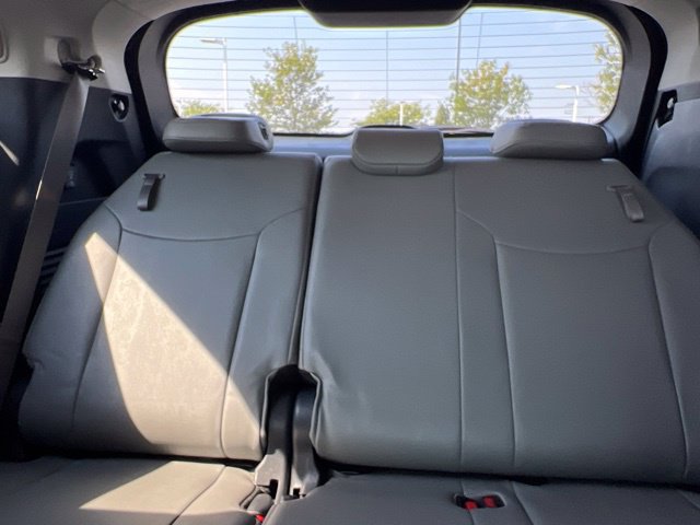 Used 2025 Toyota Sienna XLE w/ XLE Plus Package FWD image 32