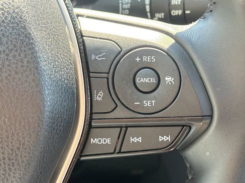 Used 2024 Toyota Venza LE AWD/4WD image 29