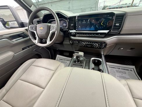 Used 2025 Chevrolet Silverado 1500 LTZ w/ LTZ Premium Package AWD/4WD image 26