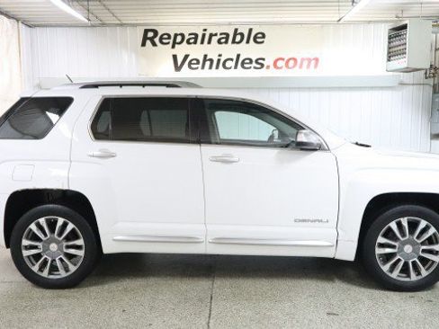 Used 2017 GMC Terrain Denali AWD/4WD image 4