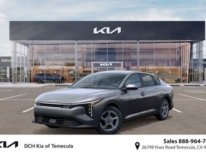 New 2025 Kia K4 LXS