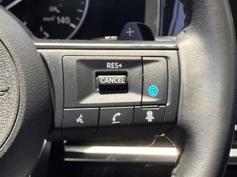 Certified 2025 Nissan Pathfinder SV FWD image 17