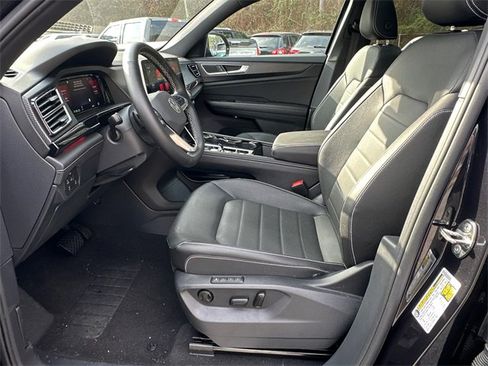 Certified 2025 Volkswagen Atlas Cross Sport SEL image 9
