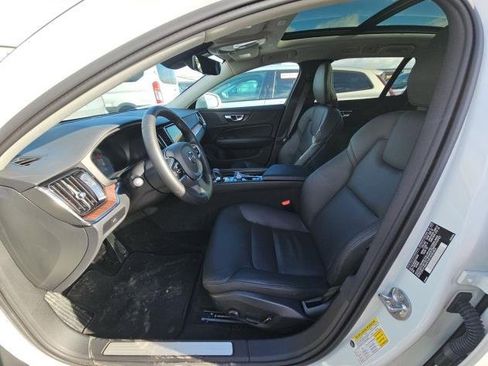Certified 2025 Volvo V60 B5 Cross Country Plus image 5