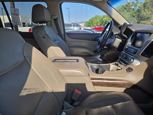Used 2018 GMC Yukon XL SLT w/ Open Road Package AWD/4WD image 2
