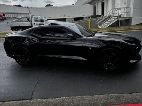 Used 2017 Chevrolet Camaro LT image 9