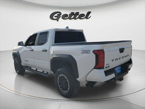 Certified 2025 Toyota Tacoma TRD Off-Road AWD/4WD image 7