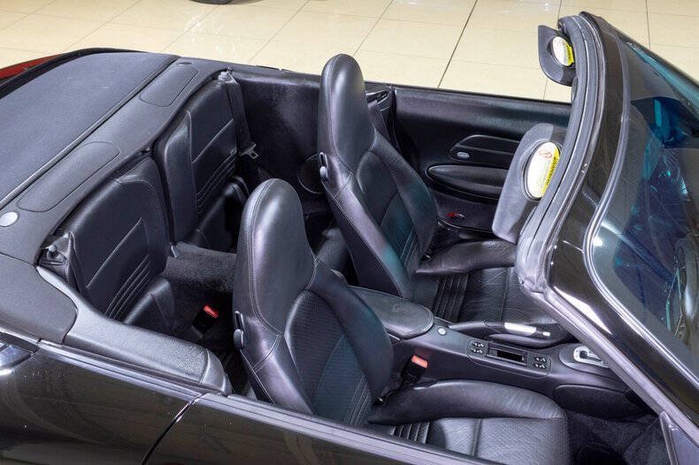 Used 2004 Porsche 911 Carrera RWD image 49