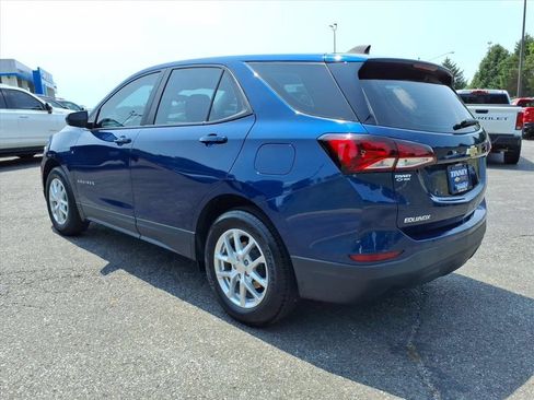 Used 2022 Chevrolet Equinox LS w/ LPO, Floor Liner Package FWD image 5